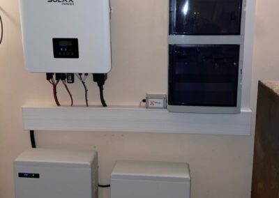 Realizace fotovoltaiky od Dům na zelenou - systém SOLAX